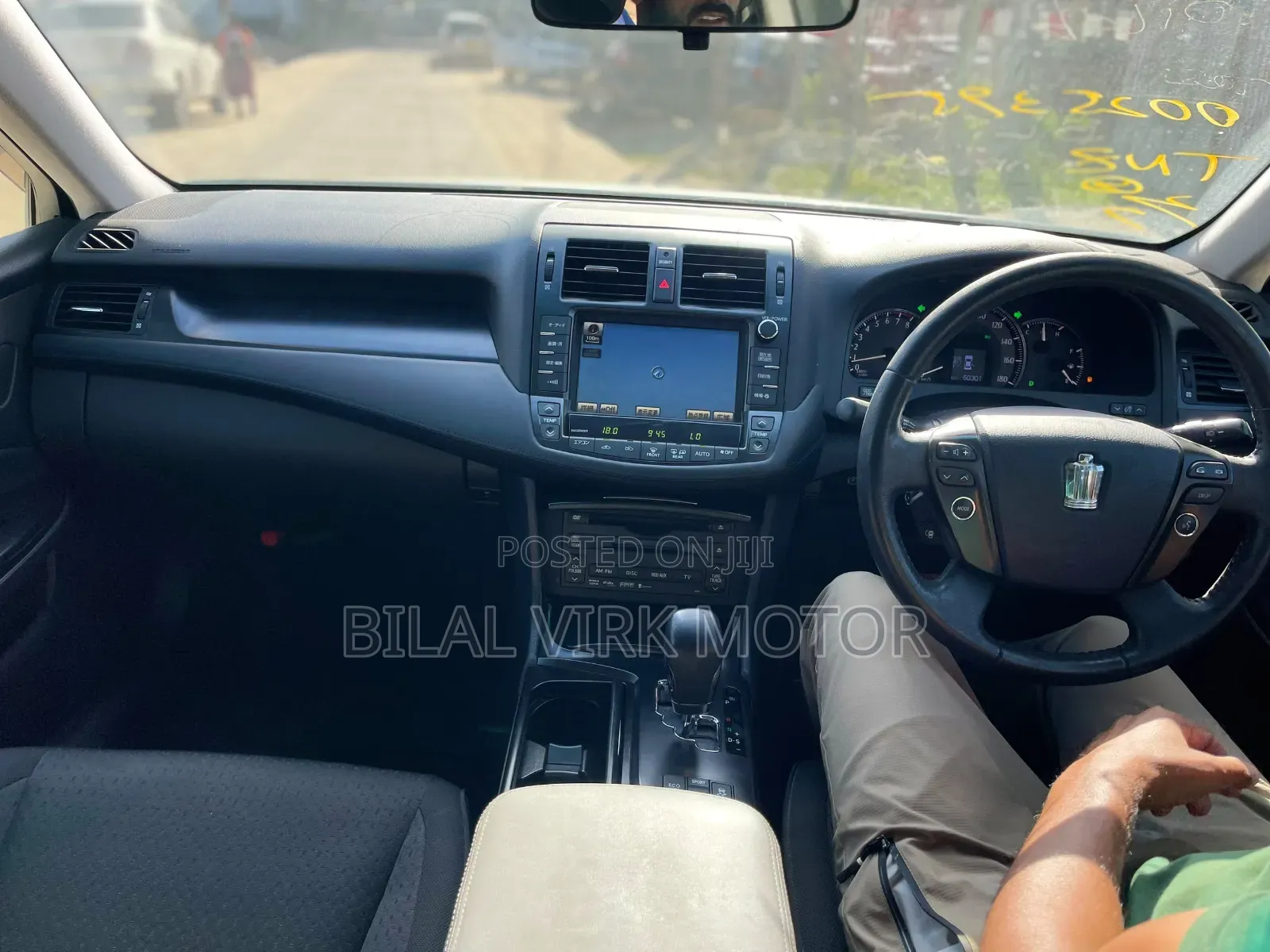 Toyota Crown 2010 White