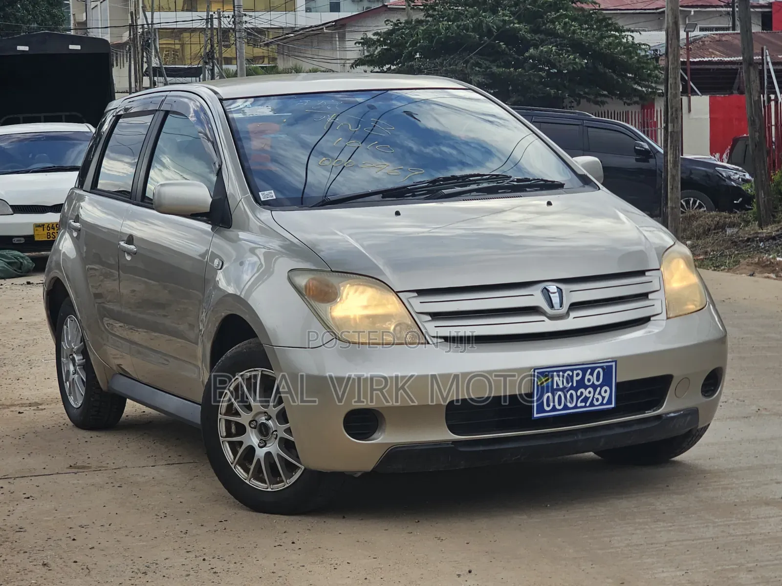 Toyota IST 2003 Gold