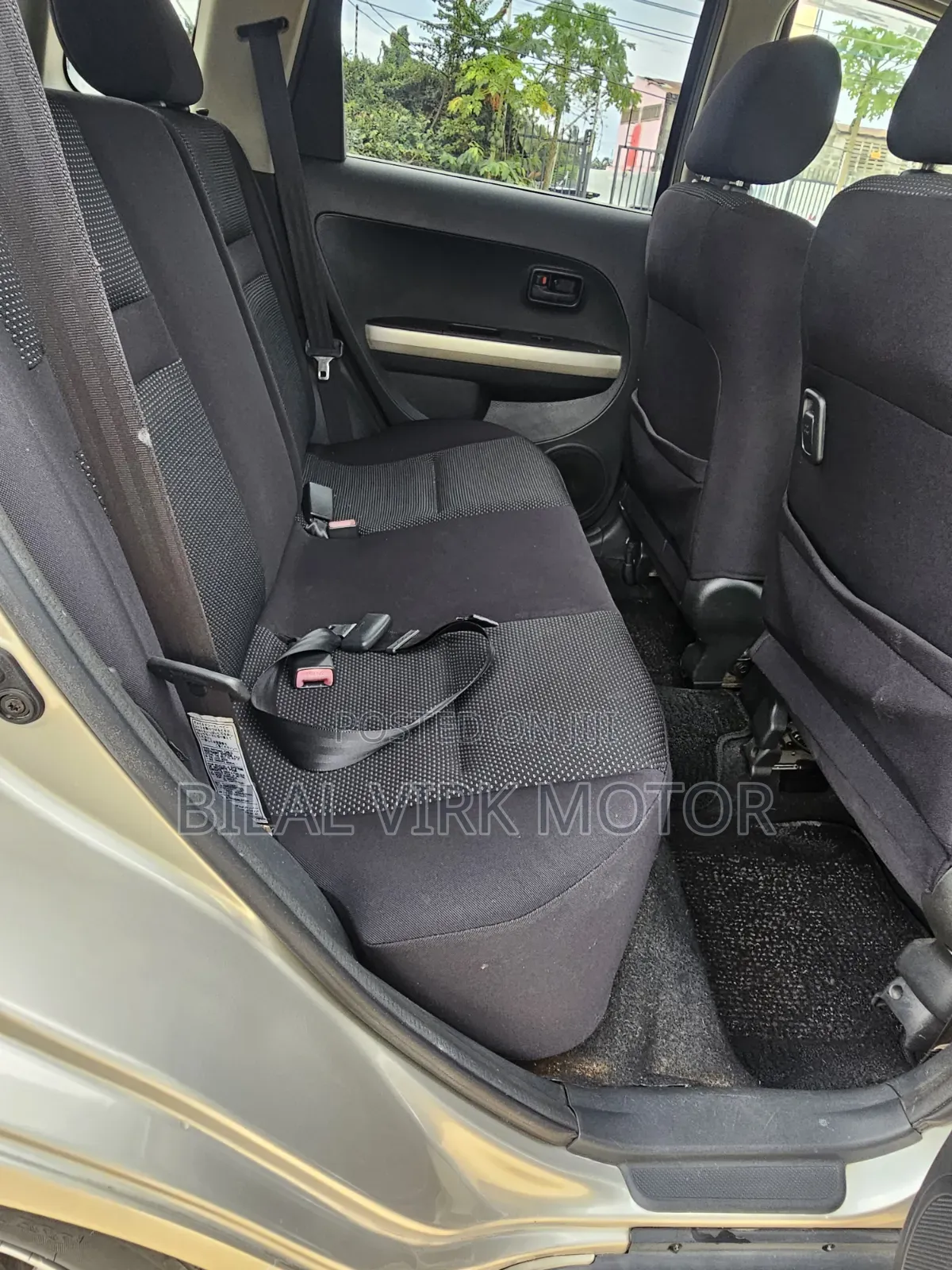 Toyota IST 2003 Gold