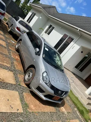 Nissan Advan 2012 Silver