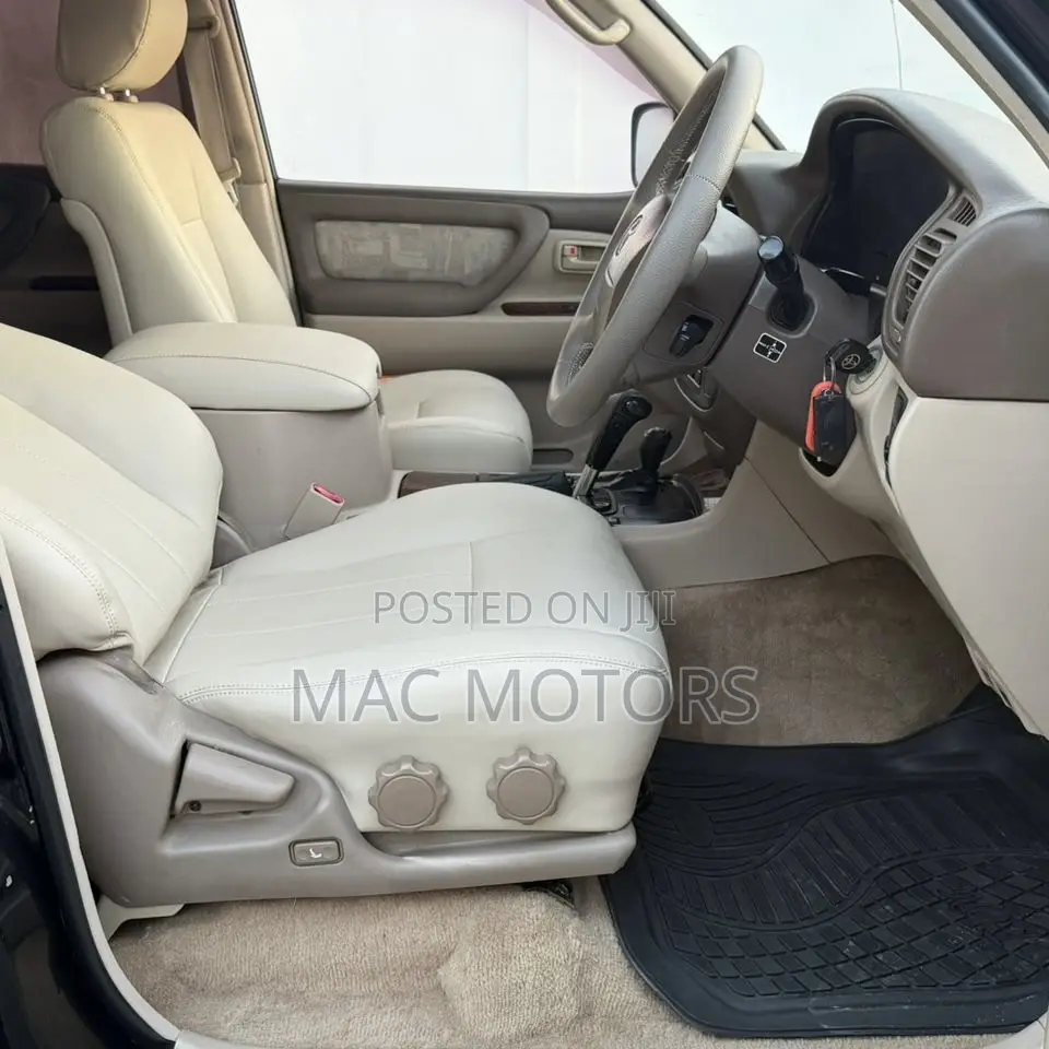 Toyota Land Cruiser HDJ 100 2000 Black