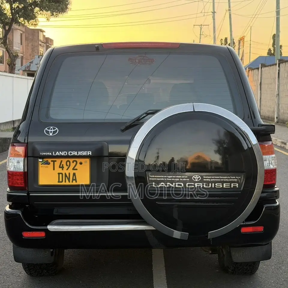 Toyota Land Cruiser HDJ 100 2000 Black