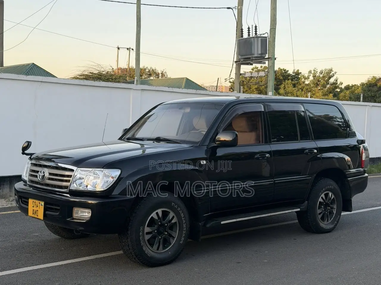 Toyota Land Cruiser HDJ 100 2000 Black
