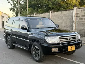 Toyota Land Cruiser HDJ 100 2000 Black