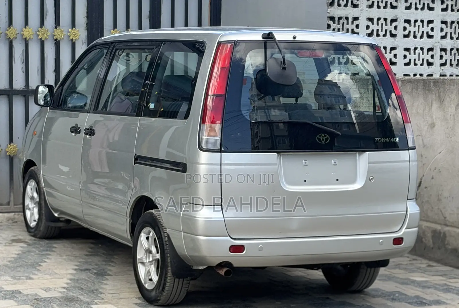Toyota TownAce Noah 2001 Silver