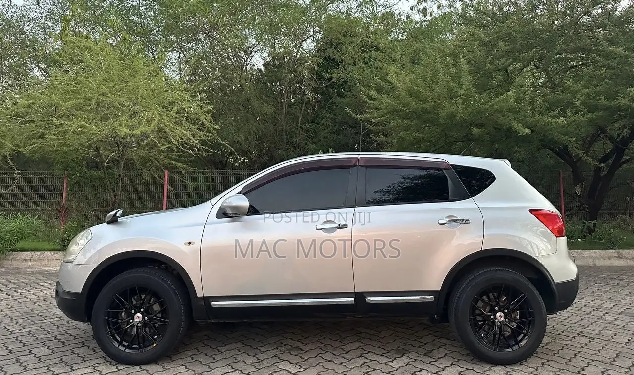 Nissan Dualis 2010 Silver