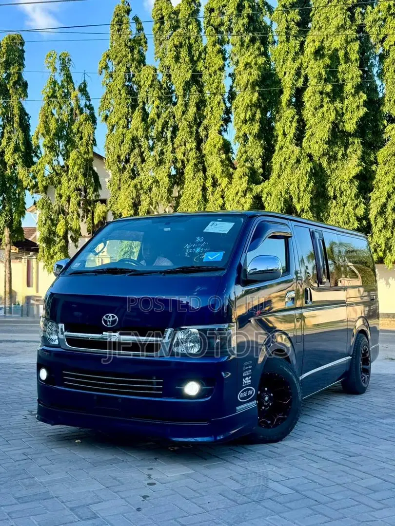 Toyota Quantum 2006 Blue