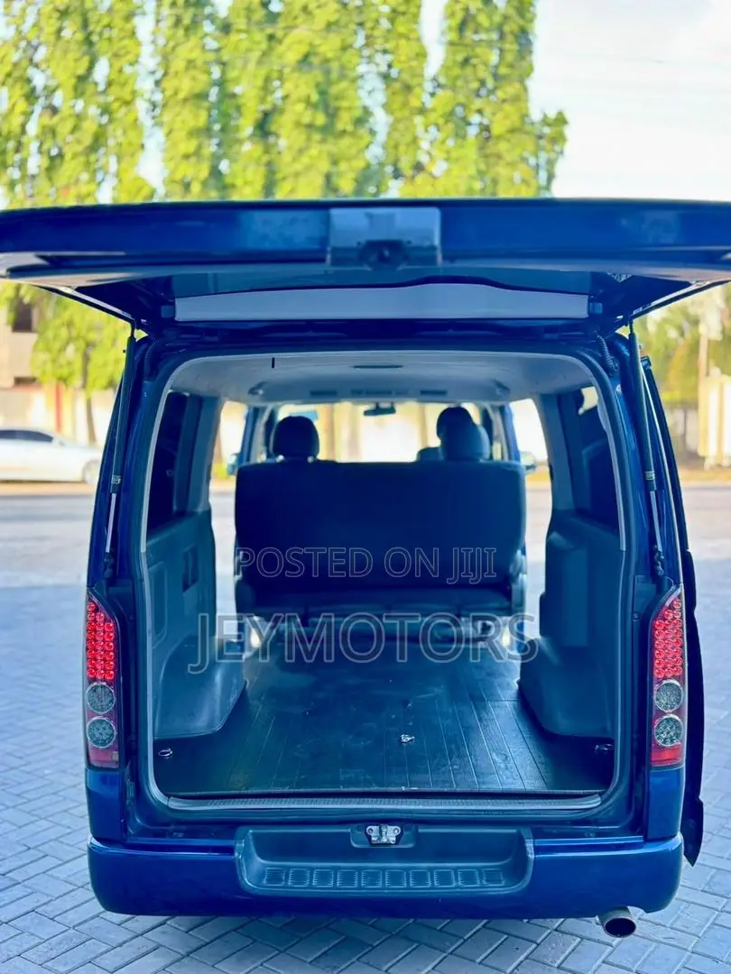 Toyota Quantum 2006 Blue