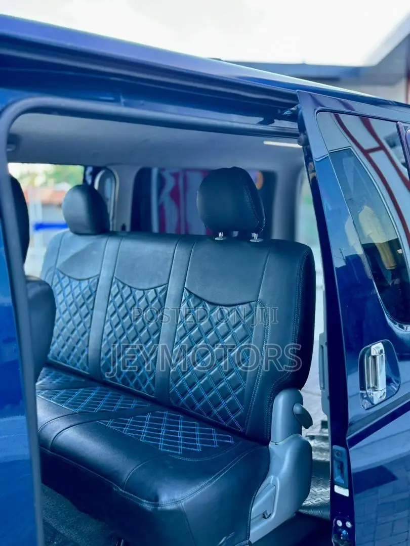 Toyota Quantum 2006 Blue
