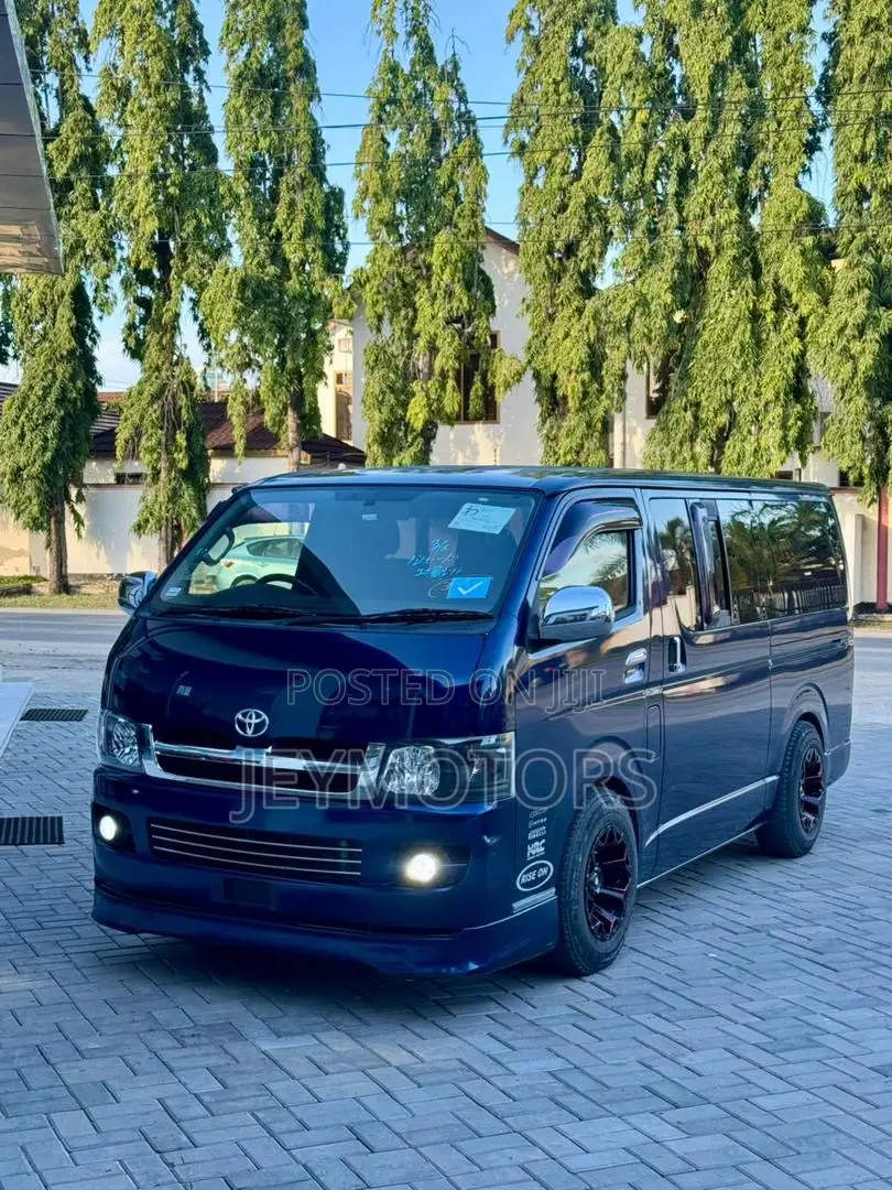 Toyota Quantum 2006 Blue