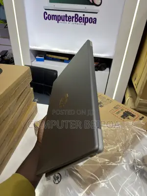 New Laptop HP 240 8GB Intel Core i3 SSD 512GB