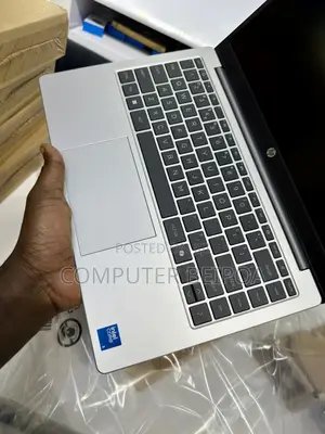 New Laptop HP 240 8GB Intel Core i3 SSD 512GB