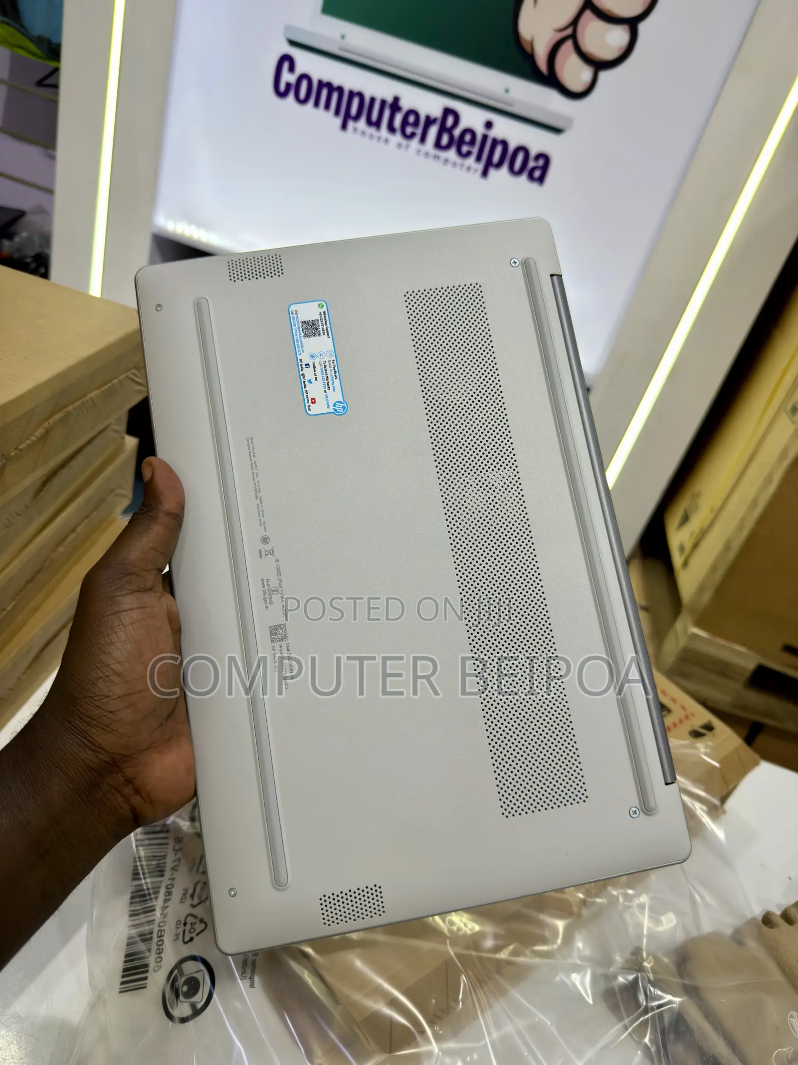 New Laptop HP 240 8GB Intel Core i3 SSD 512GB