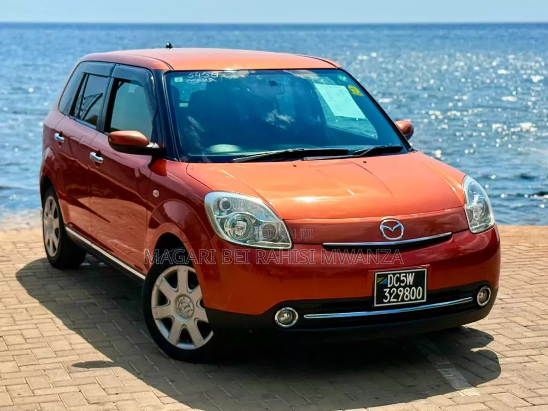 Mazda Verisa 2009 Orange