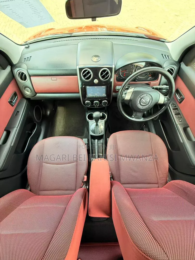Mazda Verisa 2009 Orange