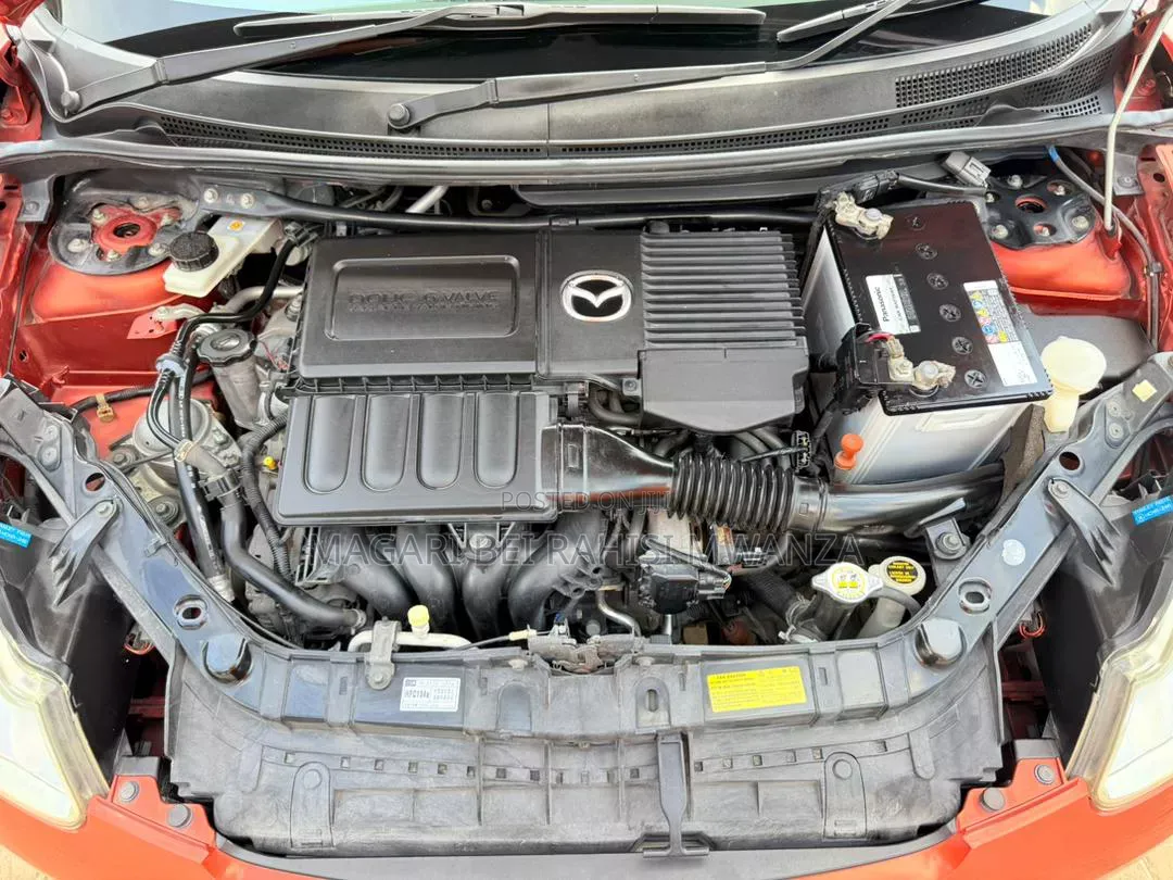 Mazda Verisa 2009 Orange