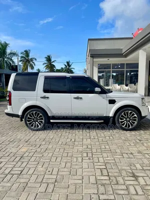 Land Rover Discovery 2013 White