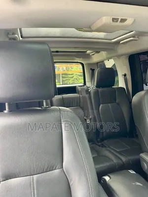 Land Rover Discovery 2013 White