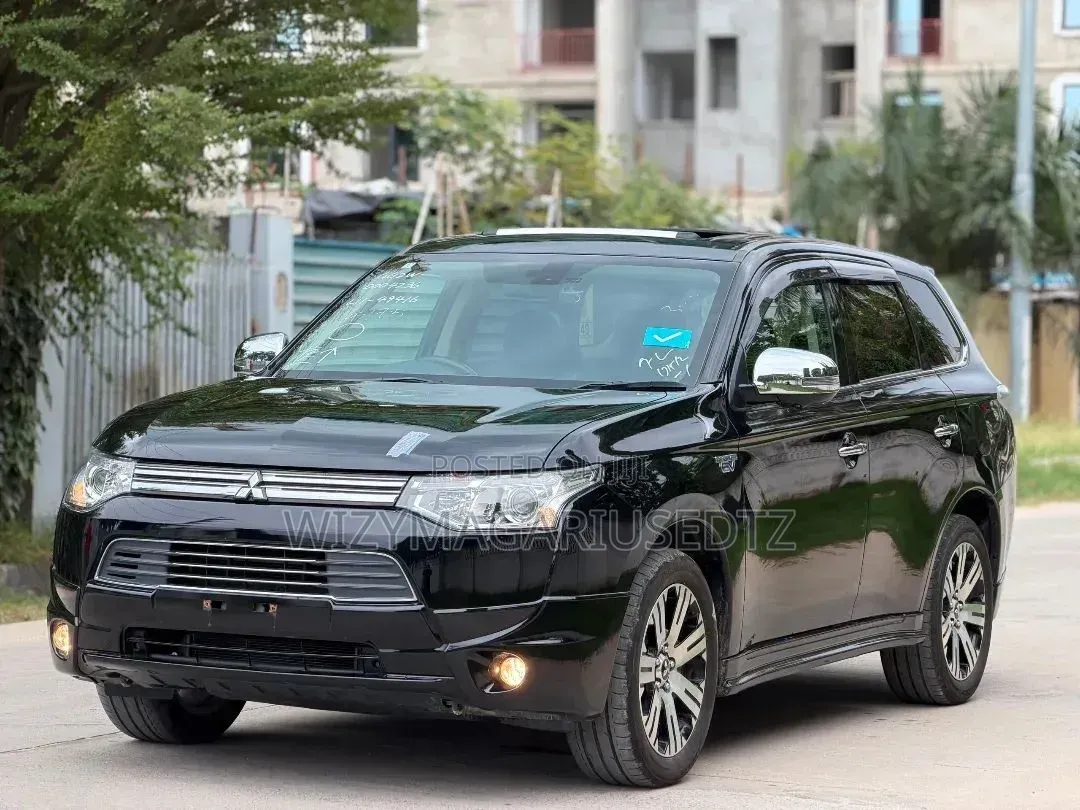 Mitsubishi Outlander 2013 Matt Black