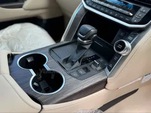 Toyota Land Cruiser Prado 2025 White