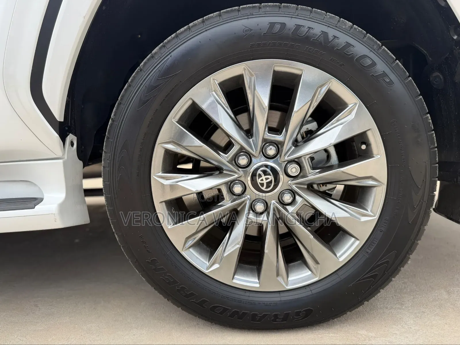 Toyota Land Cruiser Prado 2025 White