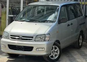 Toyota Noah 2001 Silver