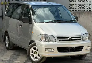 Toyota Noah 2001 Silver