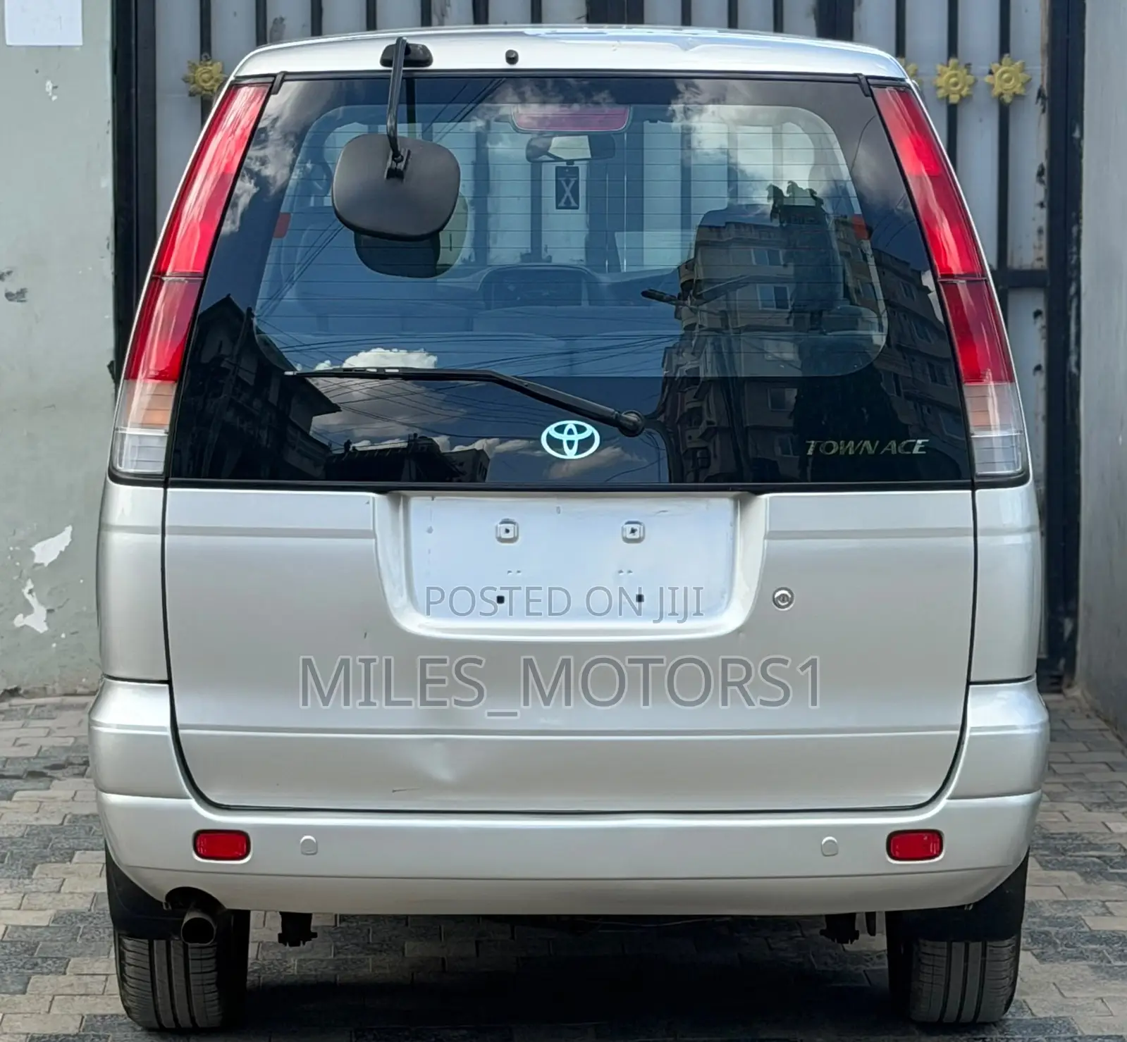 Toyota Noah 2001 Silver
