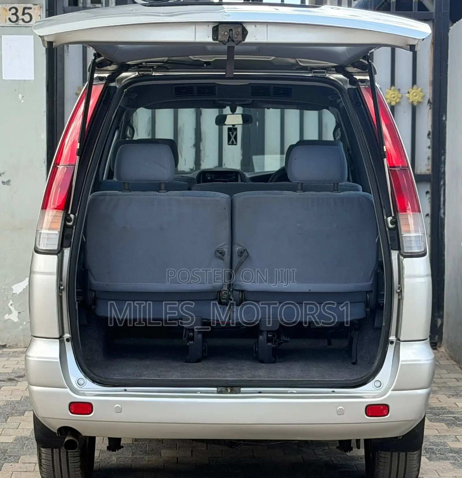 Toyota Noah 2001 Silver