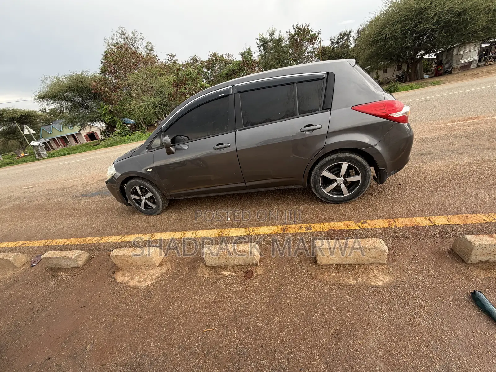 Nissan Tiida 2009 Gray