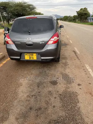 Nissan Tiida 2009 Gray