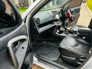 Toyota RAV4 2006 Silver