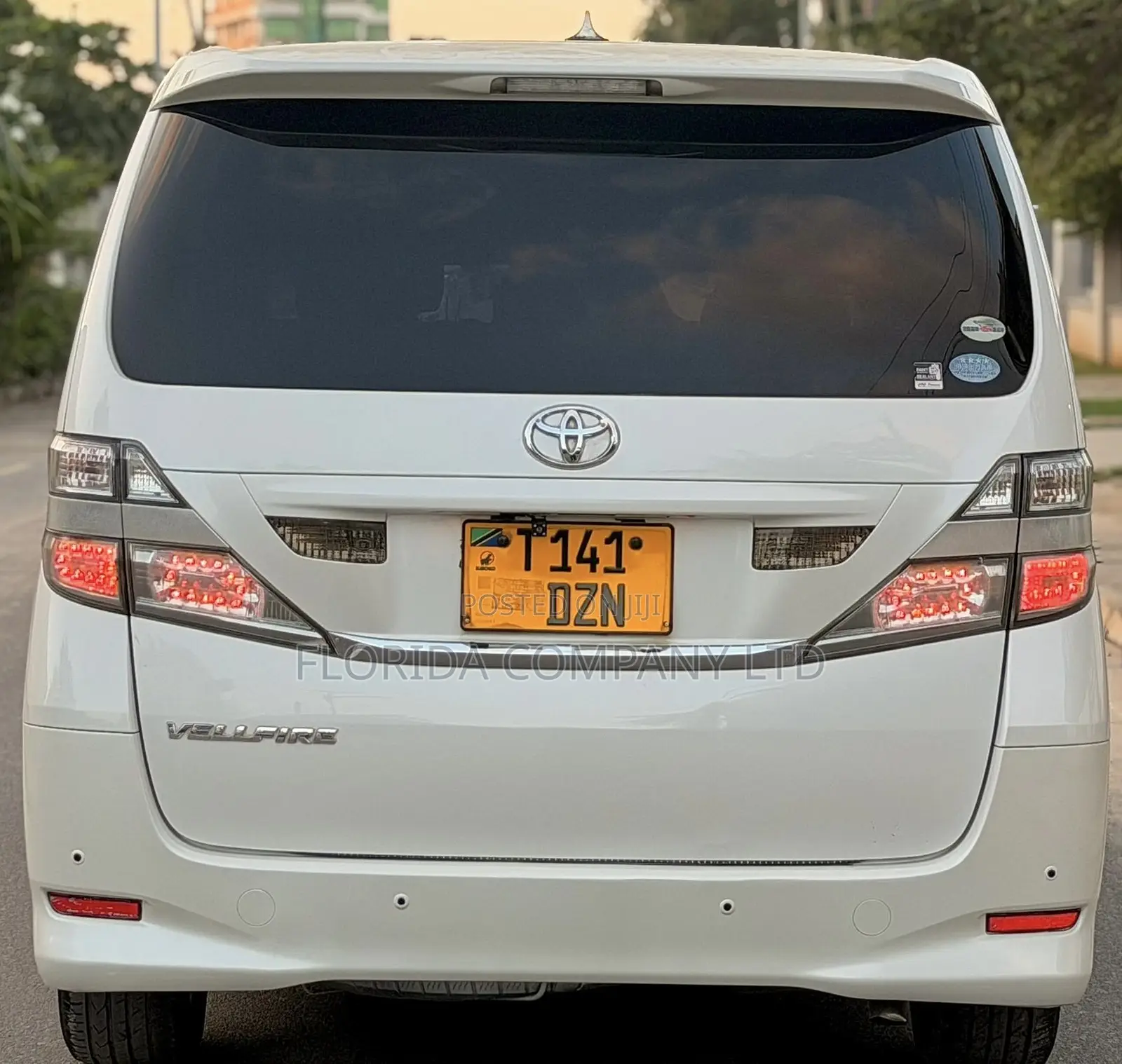 Toyota Vellfire 2009 White