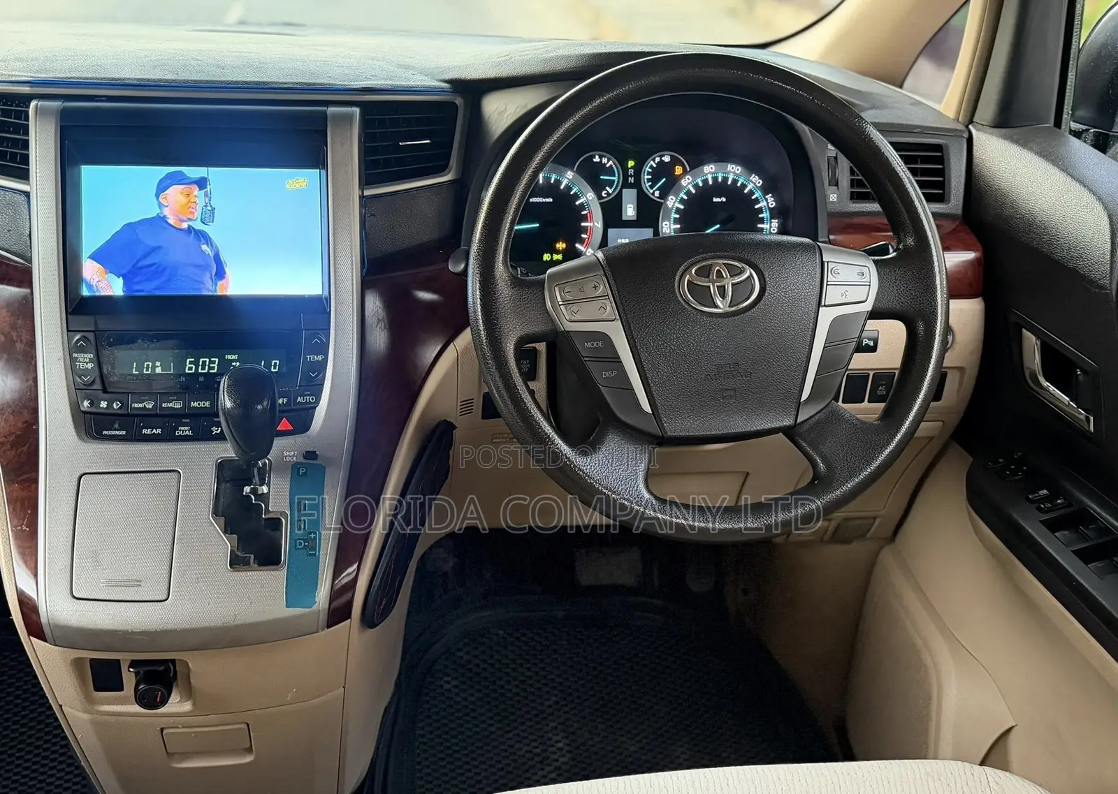 Toyota Vellfire 2009 White
