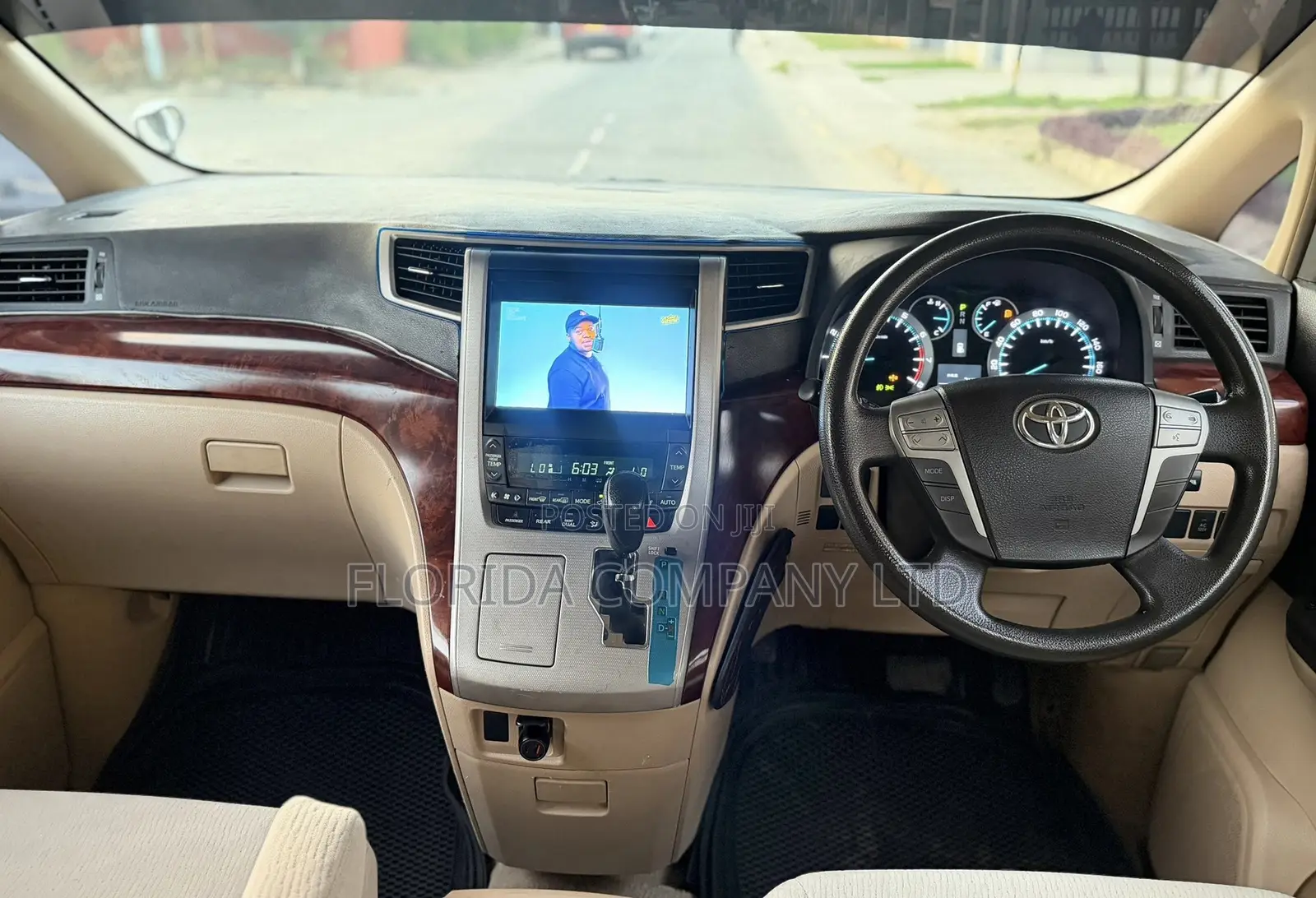 Toyota Vellfire 2009 White
