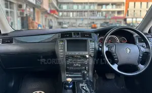 Toyota Crown 2006 White