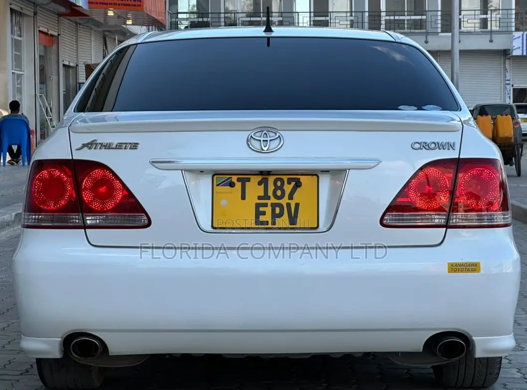 Toyota Crown 2006 White