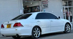Toyota Crown 2006 White
