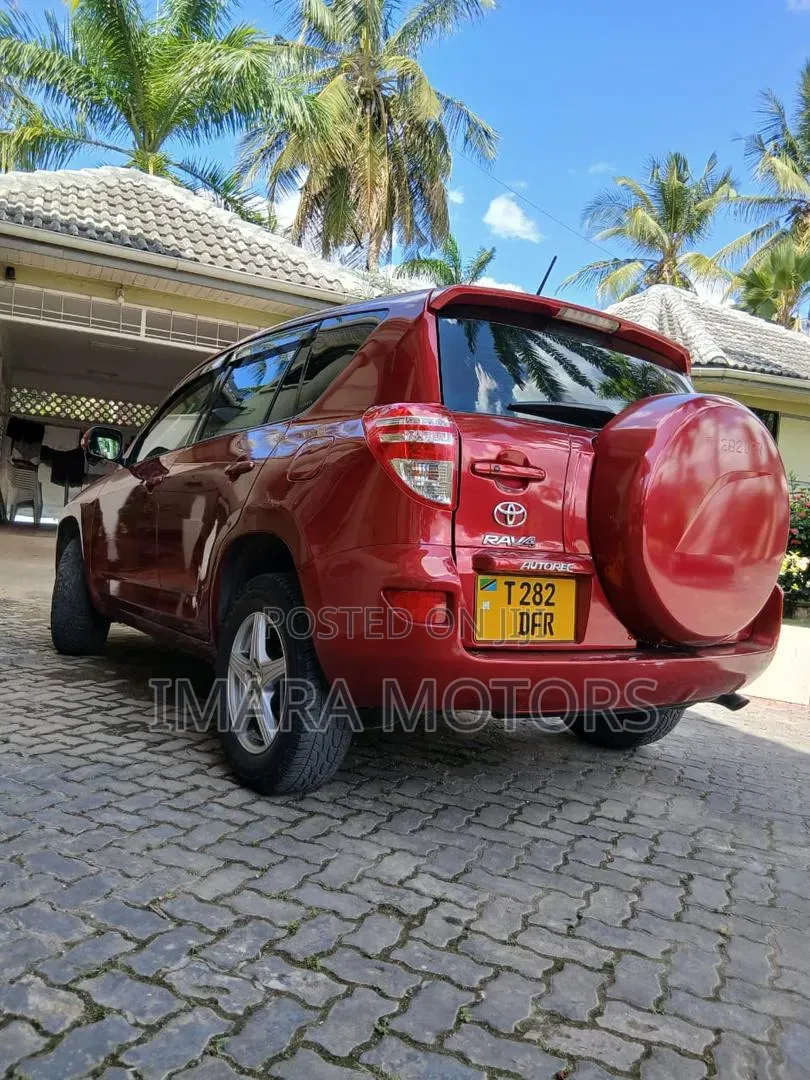 Toyota RAV4 2009 Red