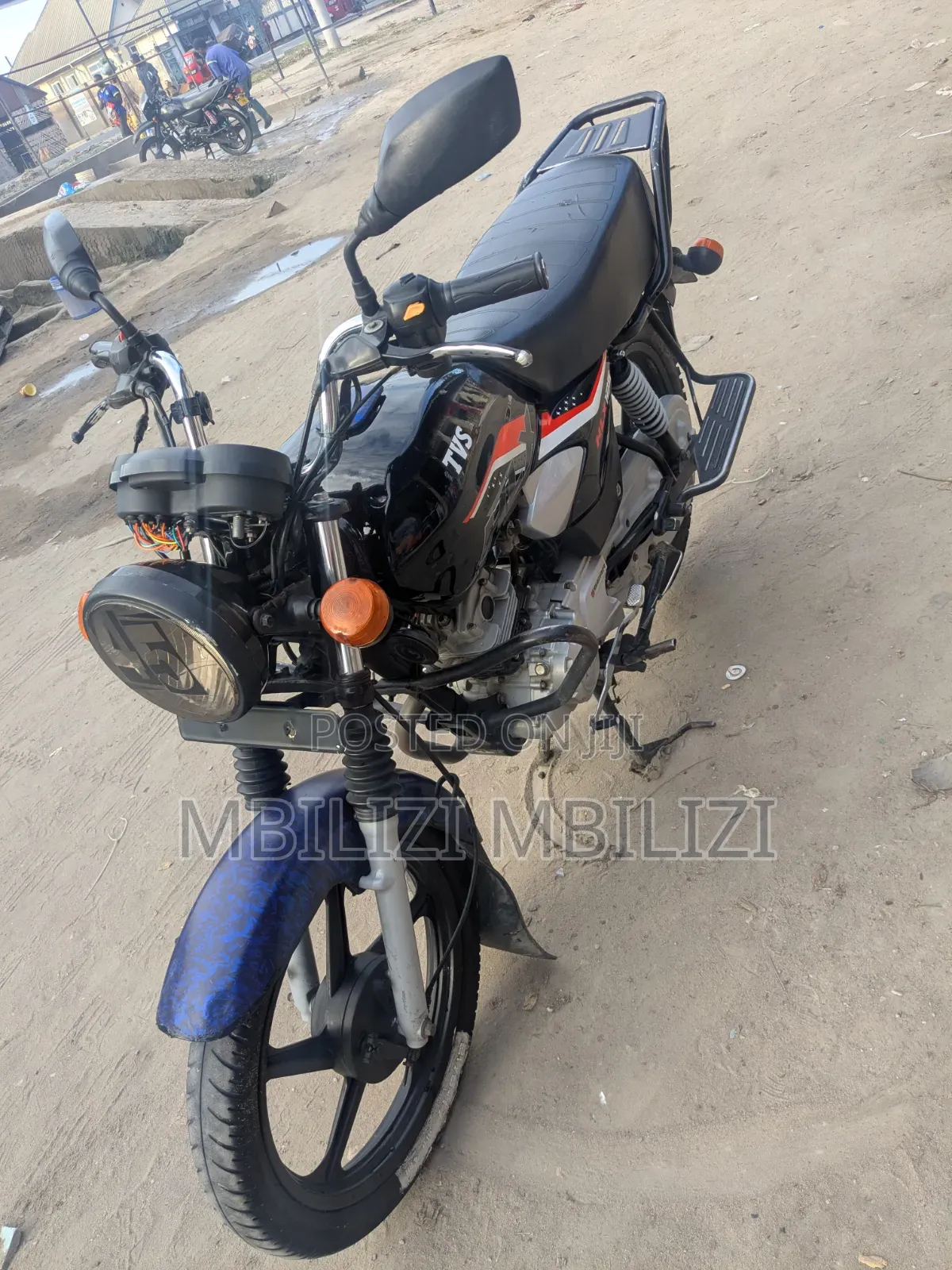 TVS HLX 125 2025 Black