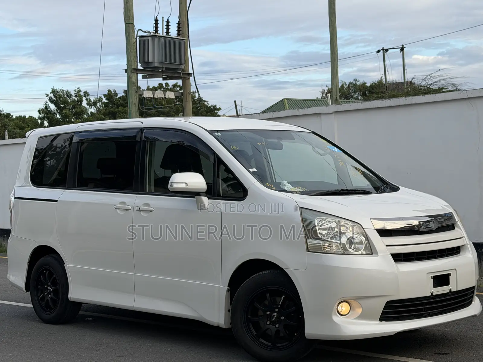 Toyota Noah 2008 Pearl
