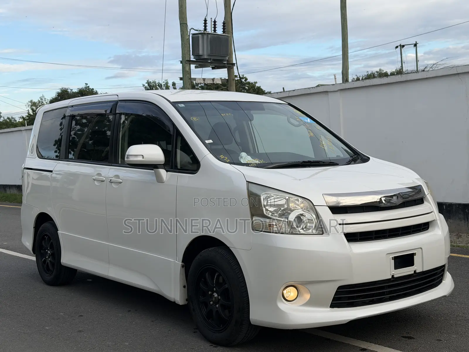 Toyota Noah 2008 Pearl