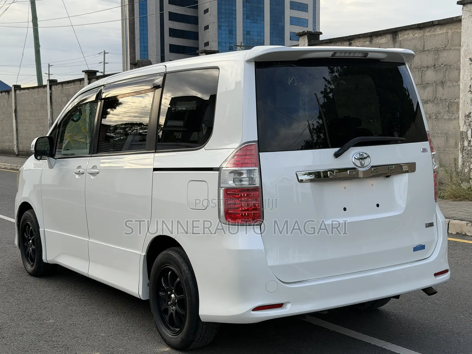 Toyota Noah 2008 Pearl