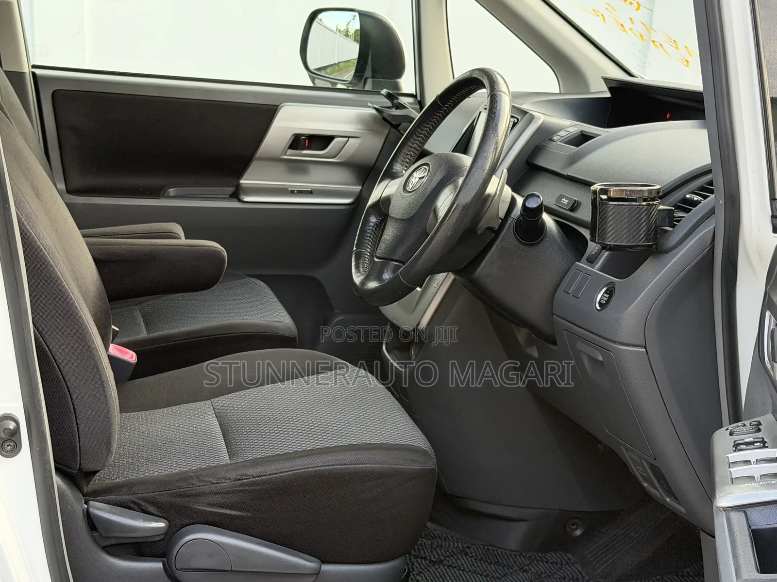 Toyota Noah 2008 Pearl