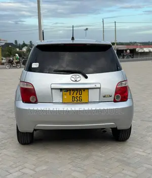 Toyota IST 2006 Silver
