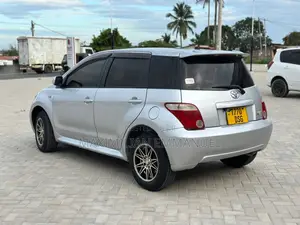 Toyota IST 2006 Silver