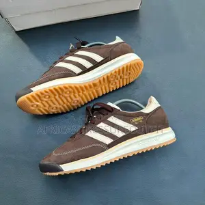 Adidas Sl72 Rs Featuring a Distinctive Ribbed Sole