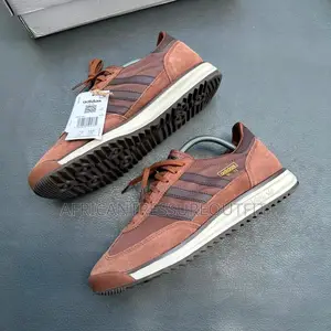 Adidas Sl72 Rs Featuring a Distinctive Ribbed Sole