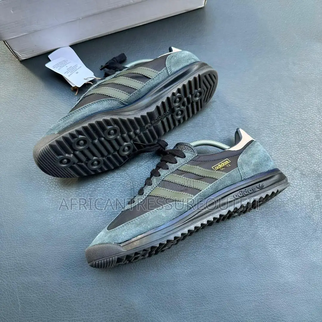 Adidas Sl72 Rs Featuring a Distinctive Ribbed Sole
