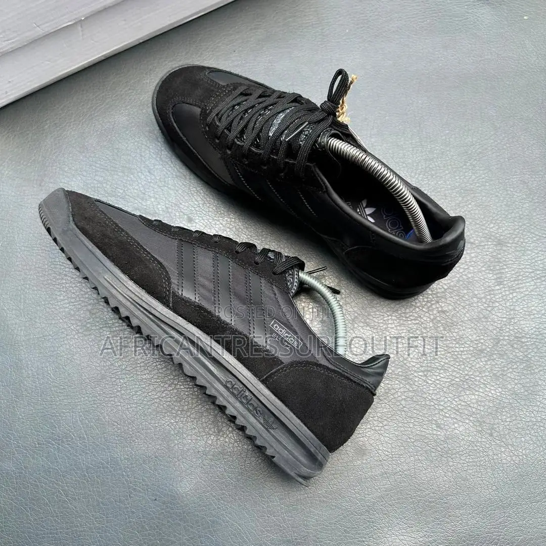 Adidas Sl72 Rs Featuring a Distinctive Ribbed Sole